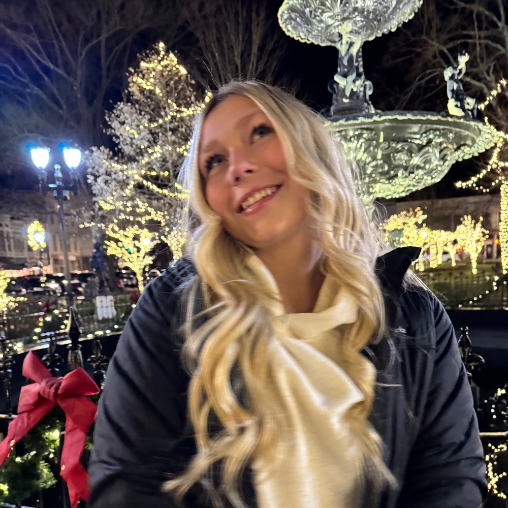 Meet your Posher, Chloe